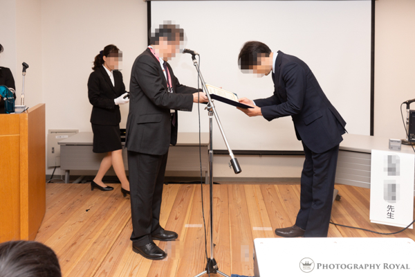 授賞式の写真撮影｜写真撮影のロイヤル