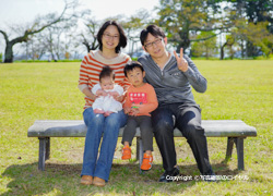 出張撮影（家族写真）の一例｜写真撮影のロイヤル